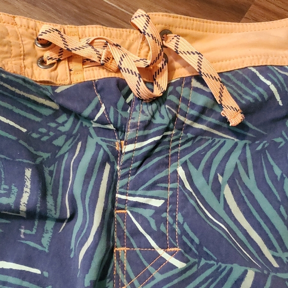 Patagonia Men's Tropical Blue and Orange Board Shorts - Picture 3 of 8